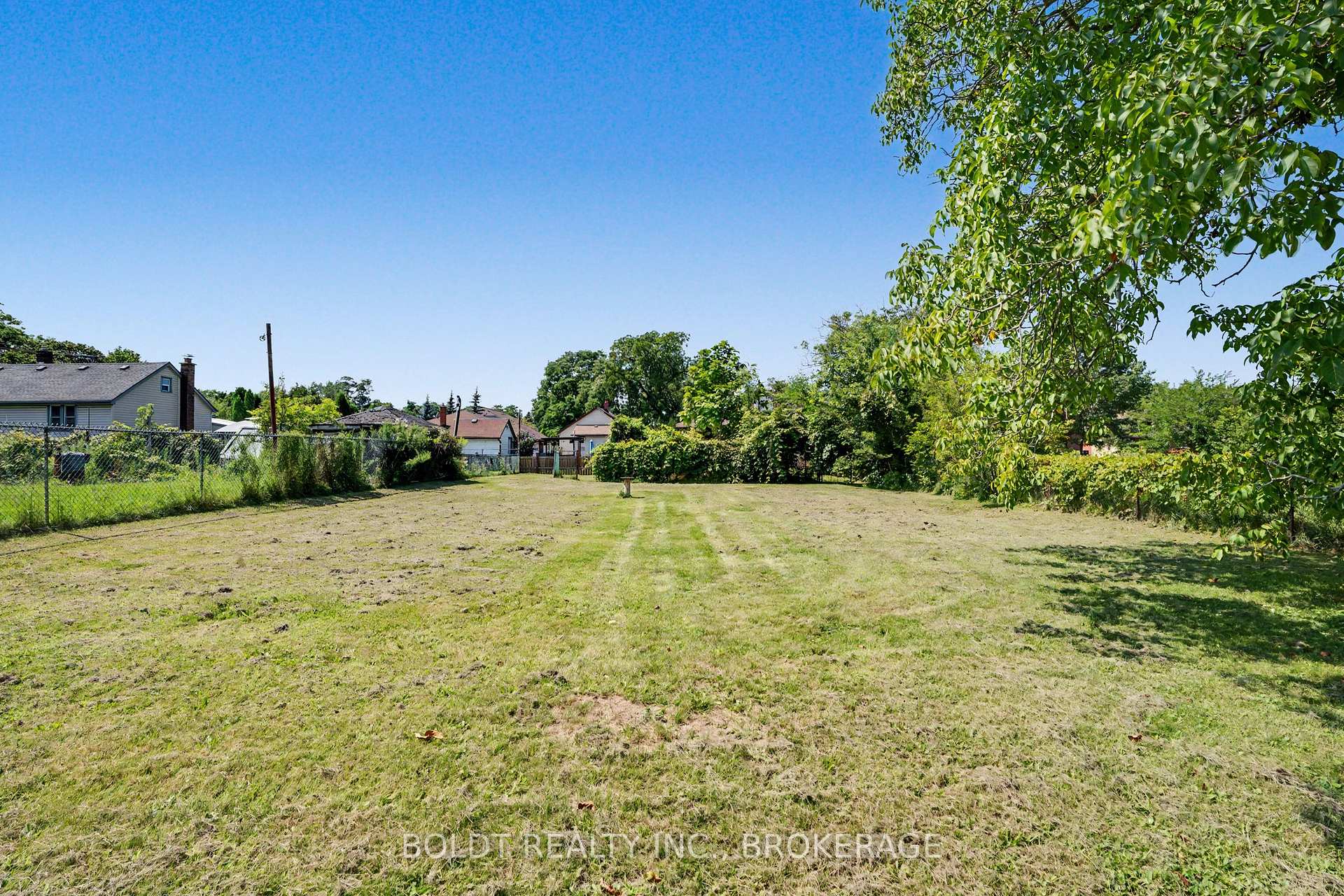 Photo 21 of 5568 Drummond Road, Niagara Falls, Hospital — HOMEH