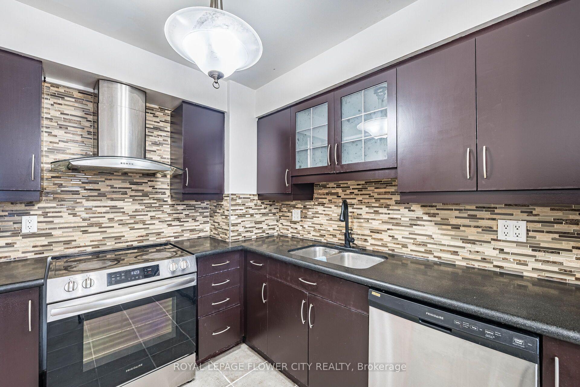 Photo 20 of Unit 413, 455 Sentinel Road, North York, York University Heights — HOMEH