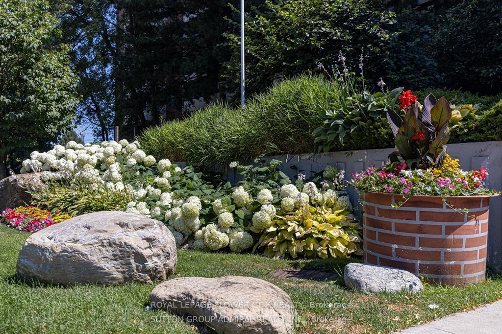 Photo 39 of Unit 413, 455 Sentinel Road, North York, York University Heights — HOMEH