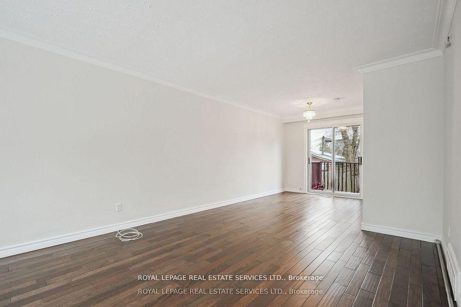 Photo 7 of 256 Zelda Crescent, Richmond Hill, Crosby — HOMEH