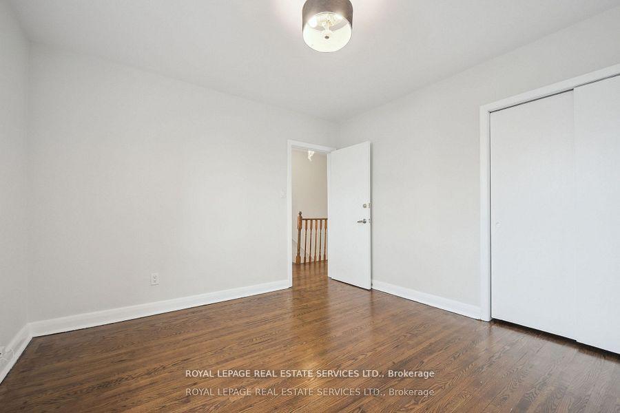 Photo 14 of 256 Zelda Crescent, Richmond Hill, Crosby — HOMEH