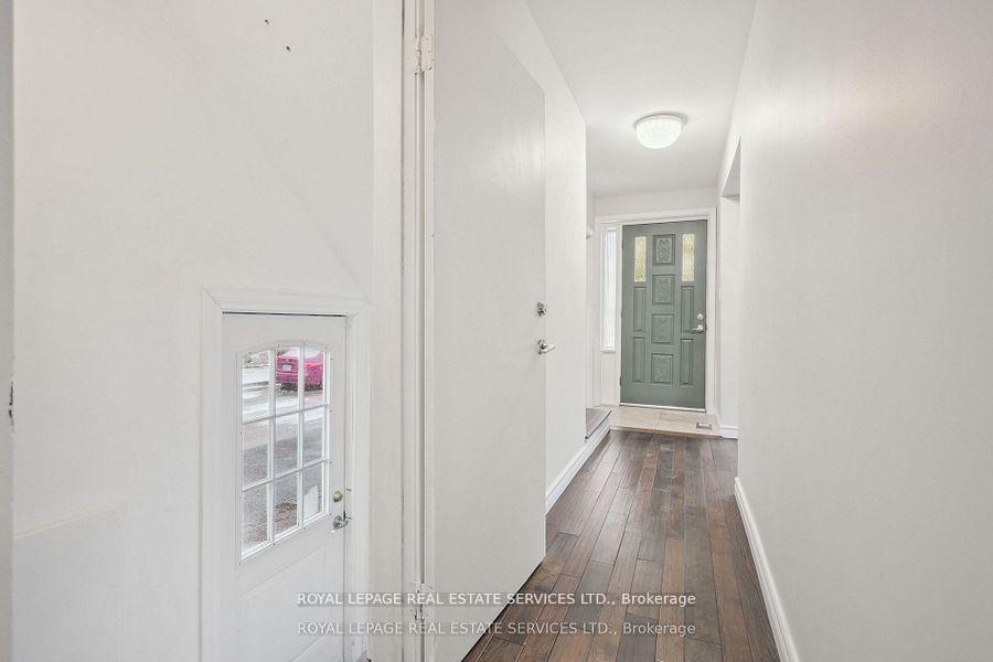 Photo 18 of 256 Zelda Crescent, Richmond Hill, Crosby — HOMEH