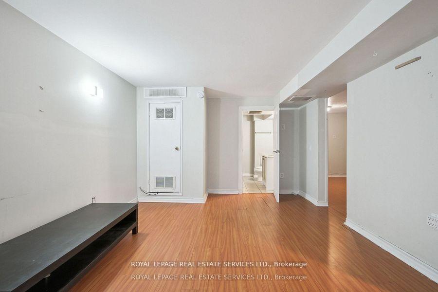 Photo 20 of 256 Zelda Crescent, Richmond Hill, Crosby — HOMEH