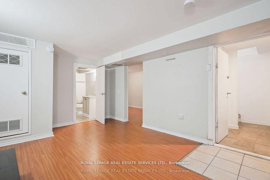 Photo 21 of 256 Zelda Crescent, Richmond Hill, Crosby — HOMEH