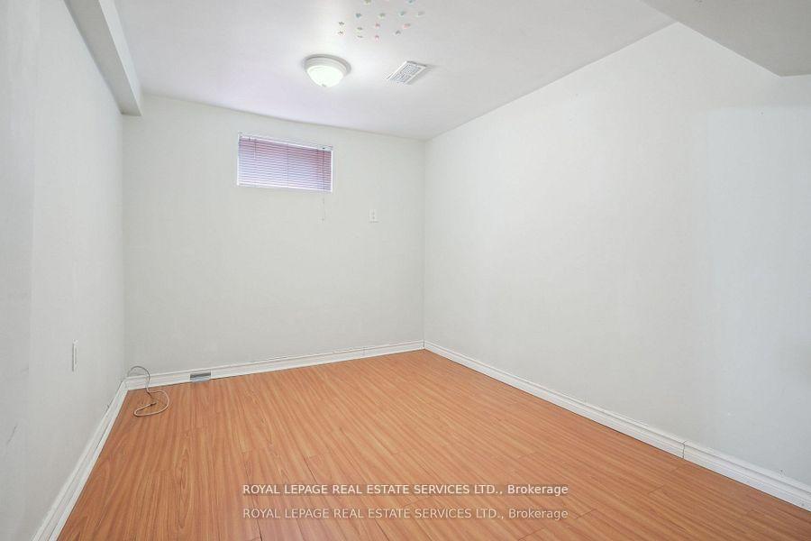 Photo 24 of 256 Zelda Crescent, Richmond Hill, Crosby — HOMEH