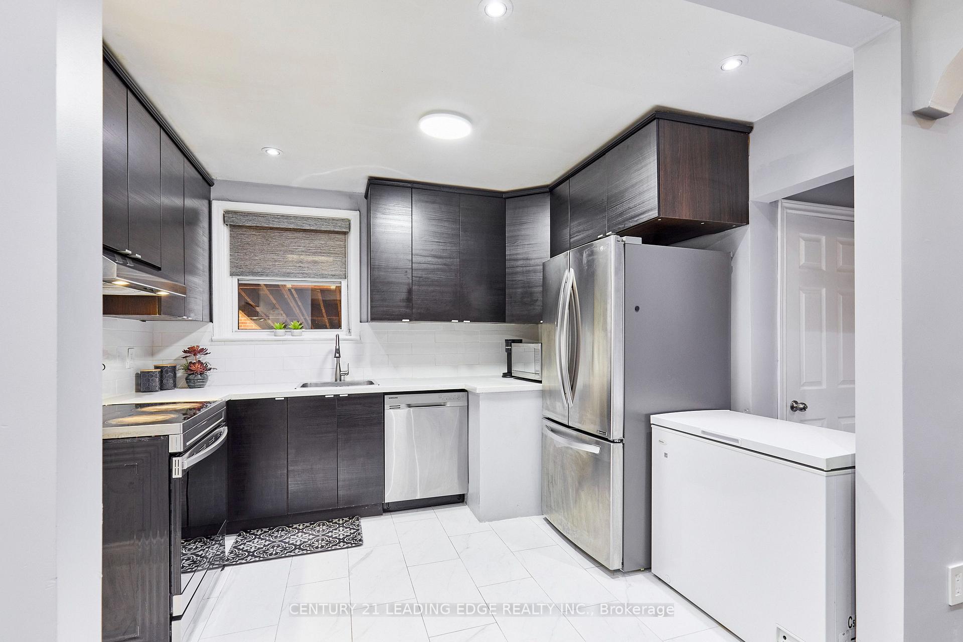 Photo 7 of 16 McCowan Road, Scarborough, Cliffcrest — HOMEH