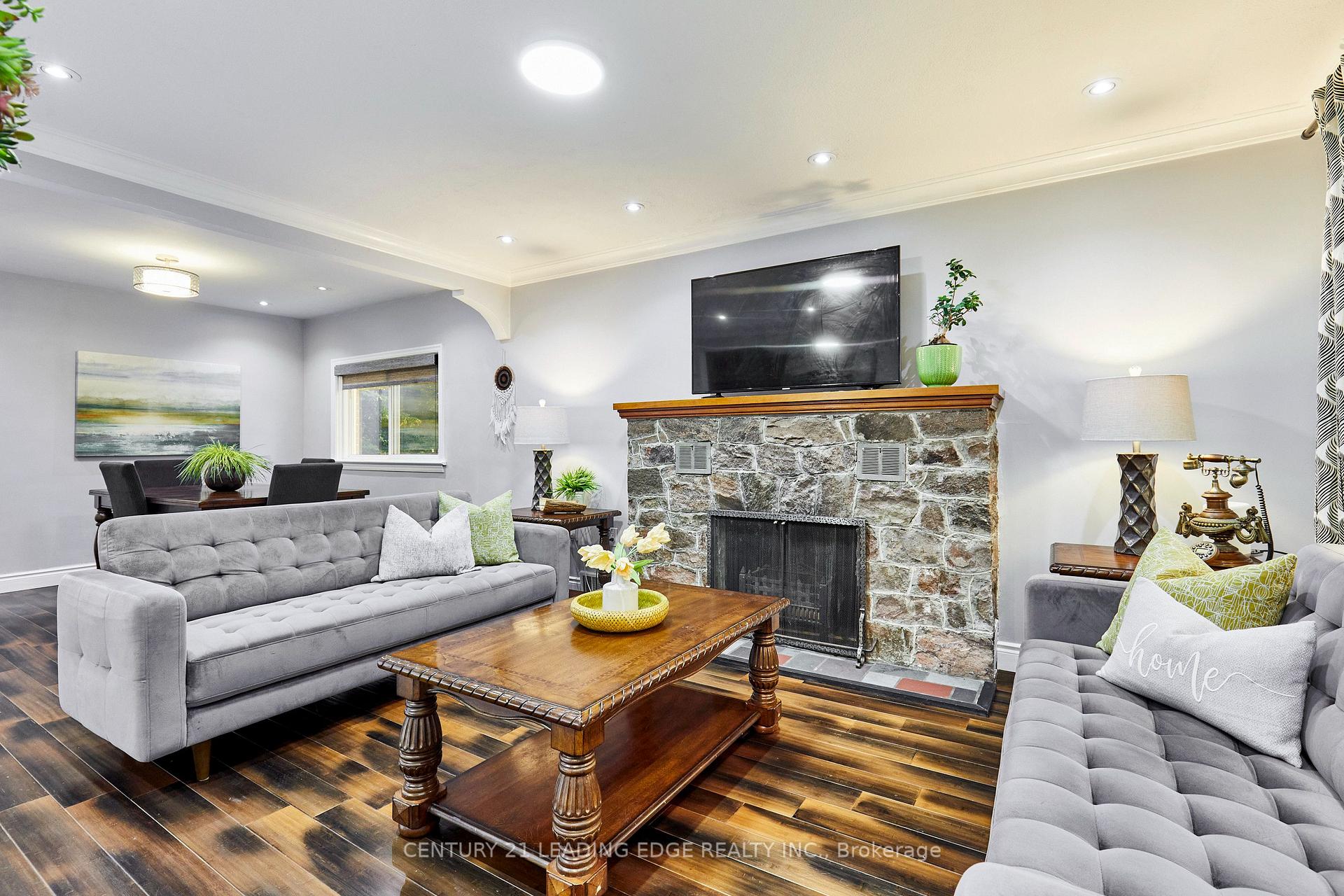 Photo 11 of 16 McCowan Road, Scarborough, Cliffcrest — HOMEH