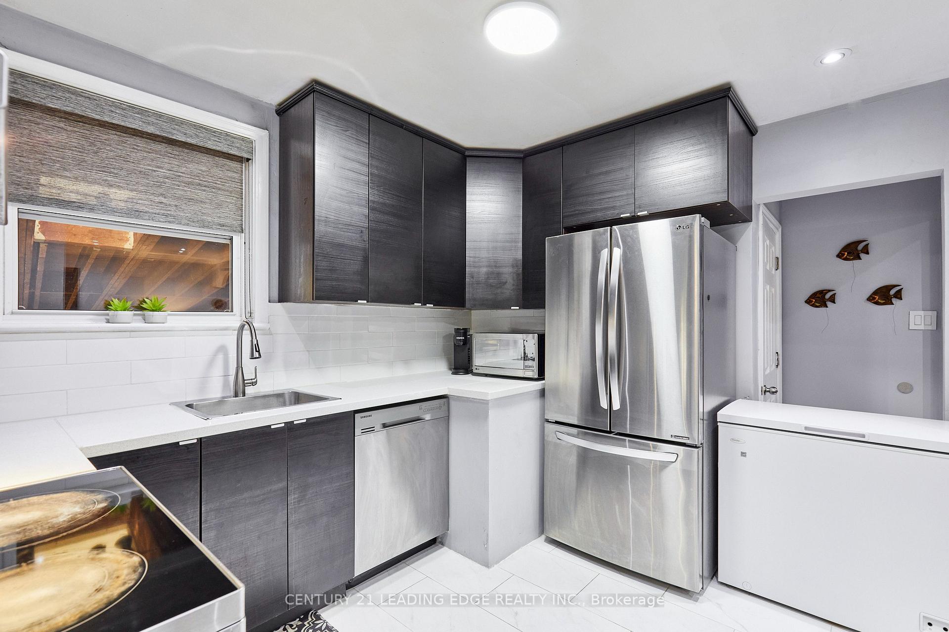 Photo 12 of 16 McCowan Road, Scarborough, Cliffcrest — HOMEH