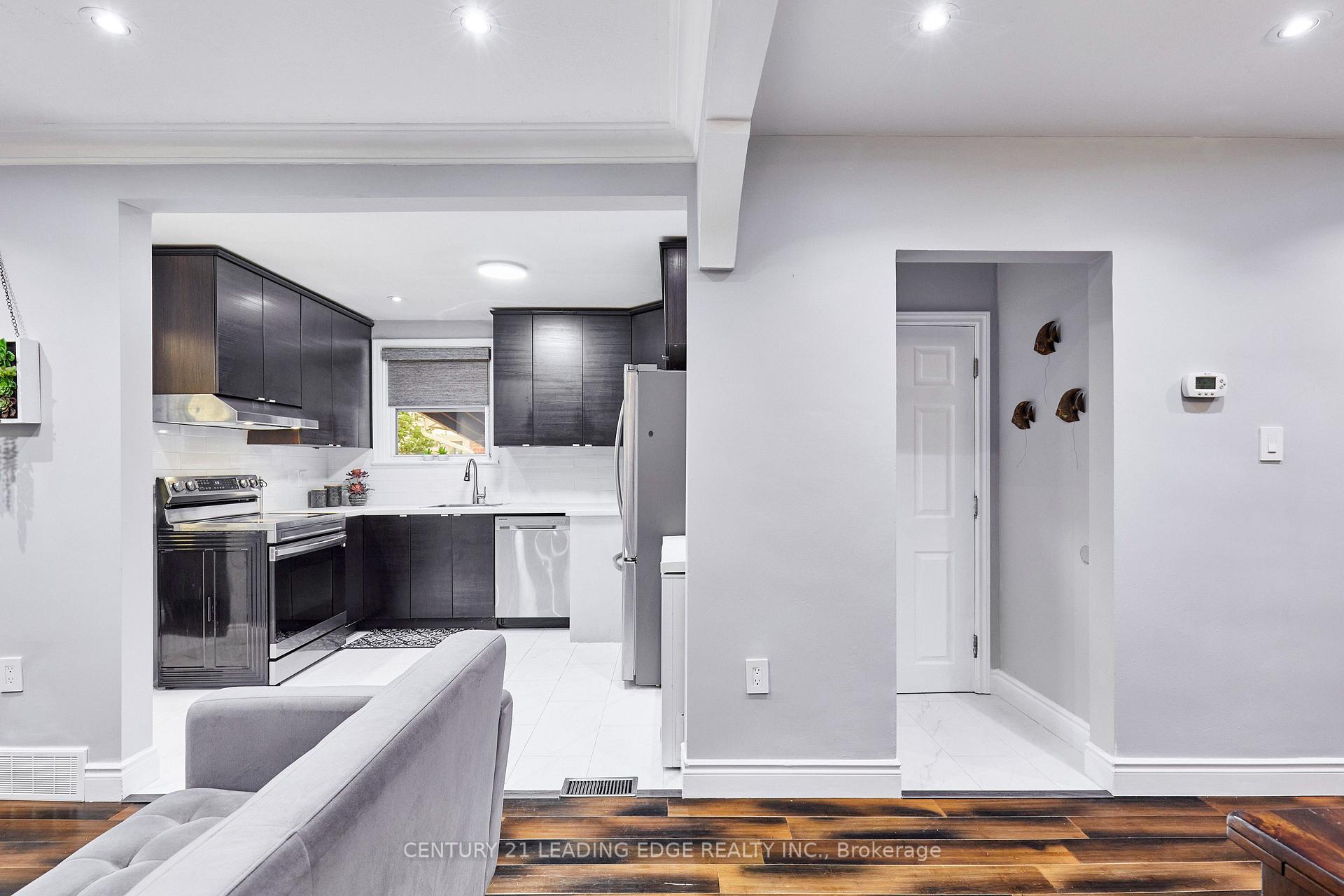 Photo 16 of 16 McCowan Road, Scarborough, Cliffcrest — HOMEH