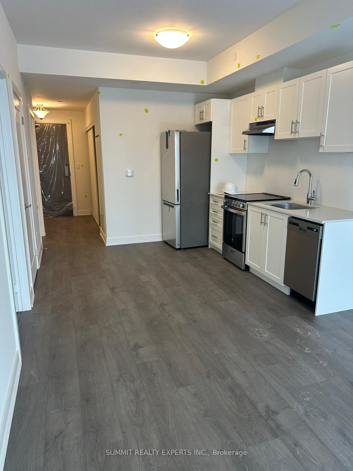 Photo 3 of Unit 1002, 715 Davis Drive, Newmarket, Huron Heights-Leslie Valley — HOMEH