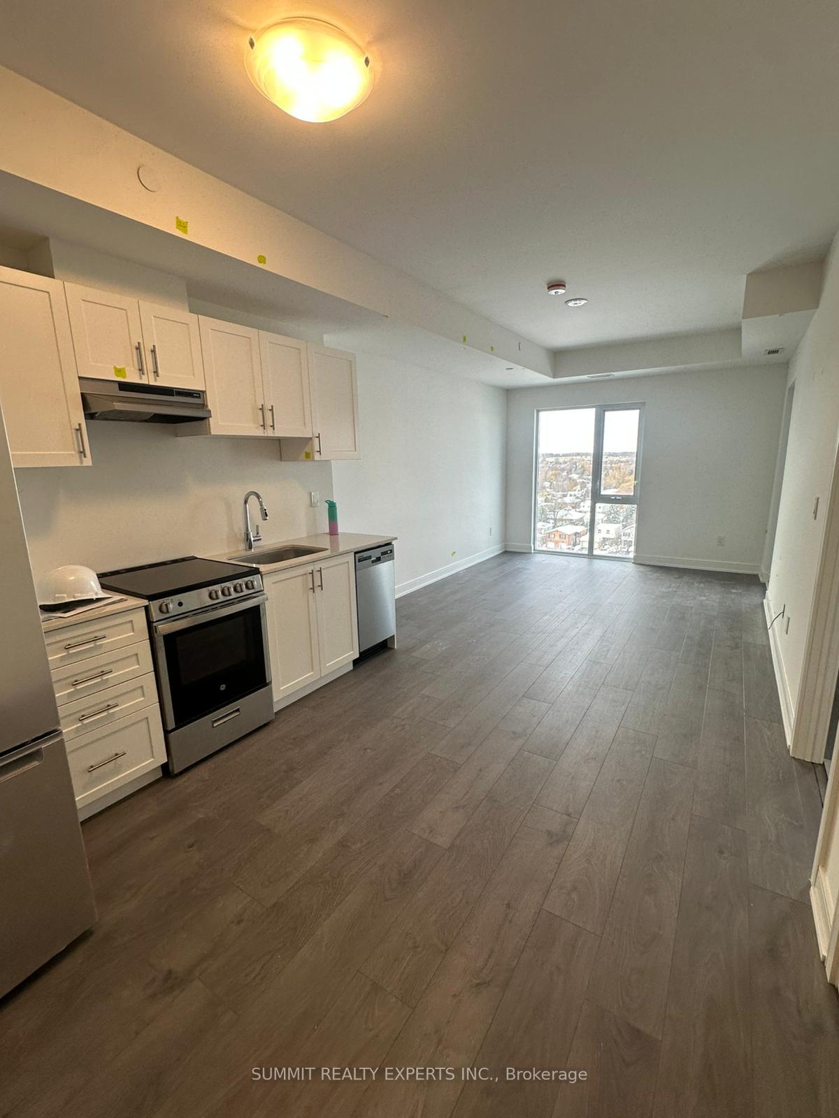 Photo 4 of Unit 1002, 715 Davis Drive, Newmarket, Huron Heights-Leslie Valley — HOMEH