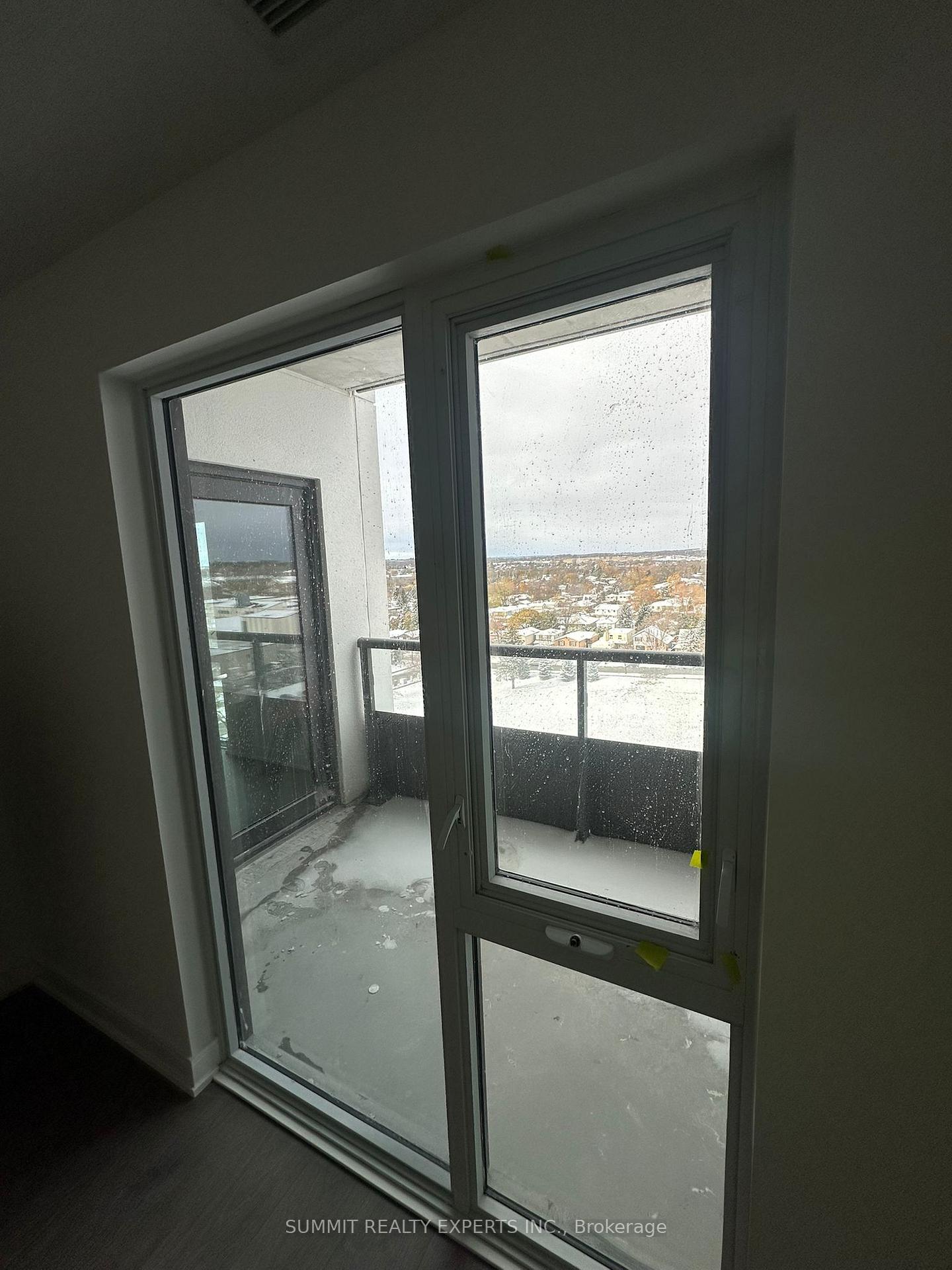 Photo 5 of Unit 1002, 715 Davis Drive, Newmarket, Huron Heights-Leslie Valley — HOMEH