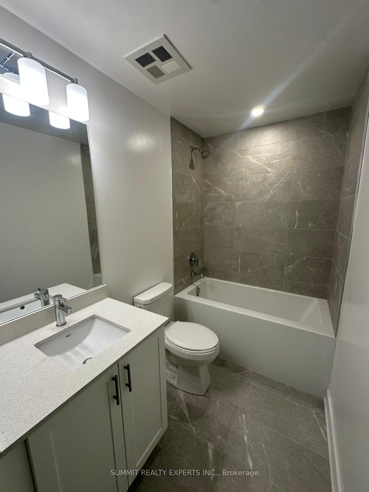 Photo 6 of Unit 1002, 715 Davis Drive, Newmarket, Huron Heights-Leslie Valley — HOMEH