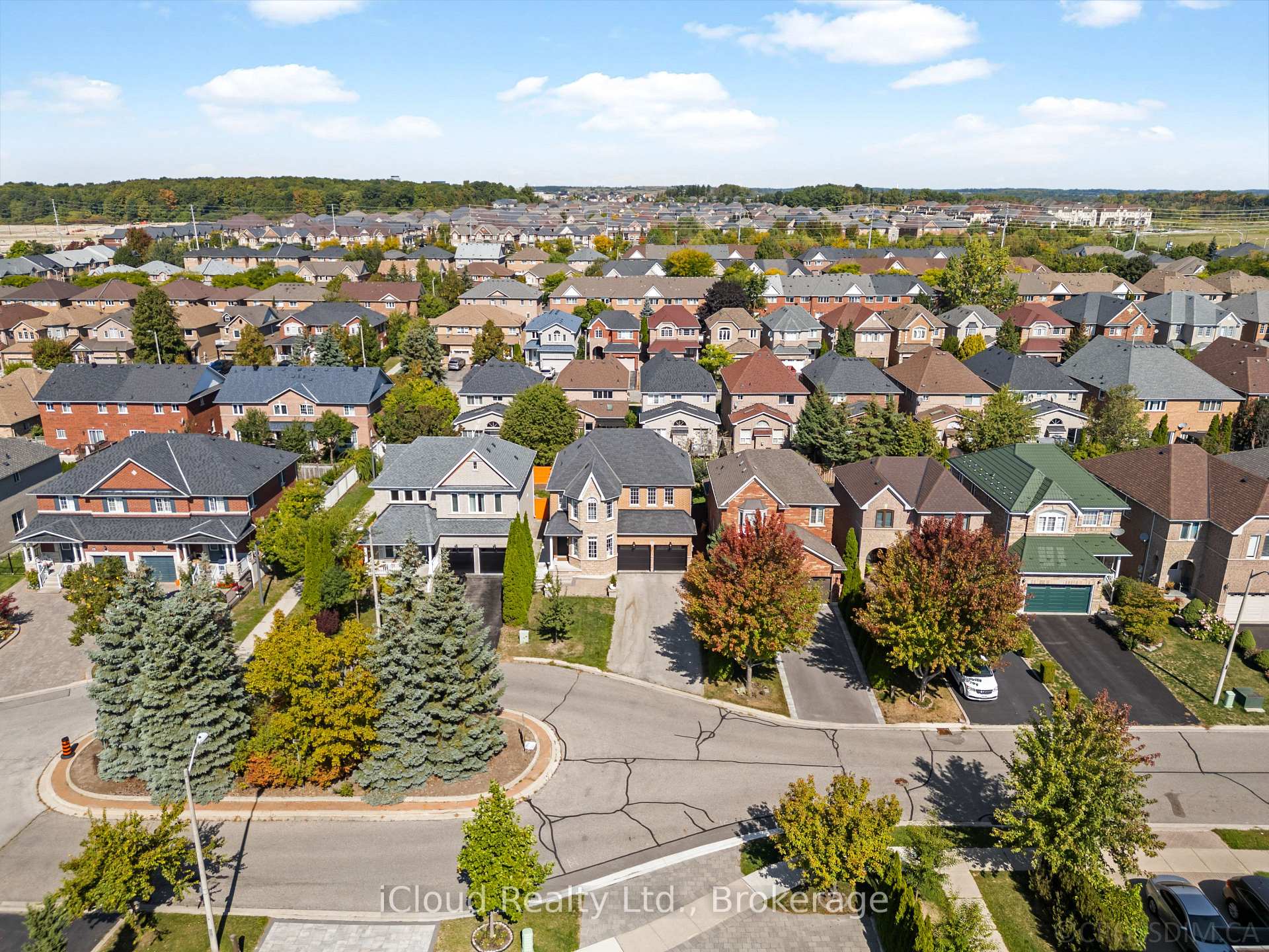 Photo 4 of 60 Tuscana Boulevard, Vaughan, Patterson — HOMEH