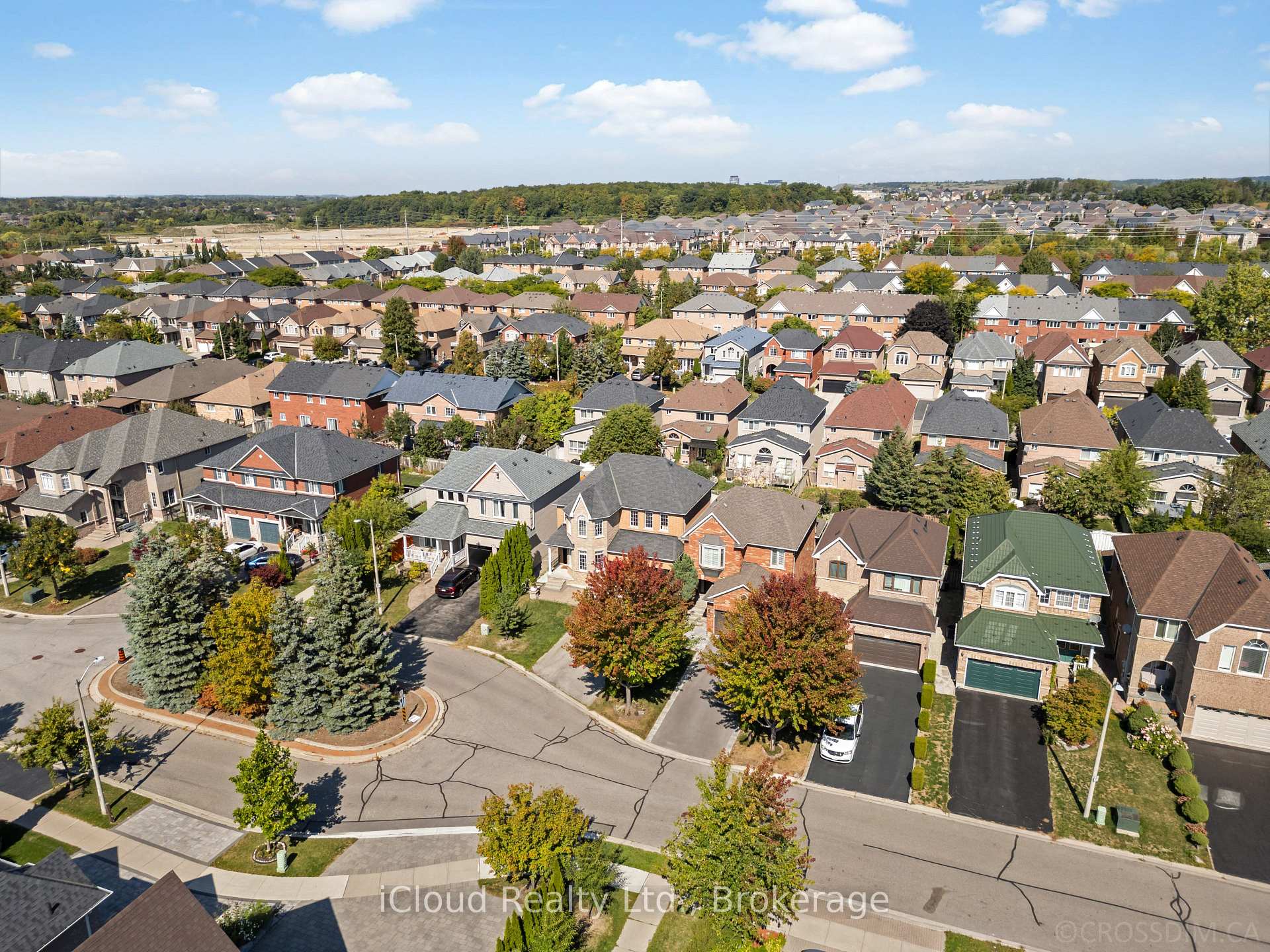 Photo 5 of 60 Tuscana Boulevard, Vaughan, Patterson — HOMEH
