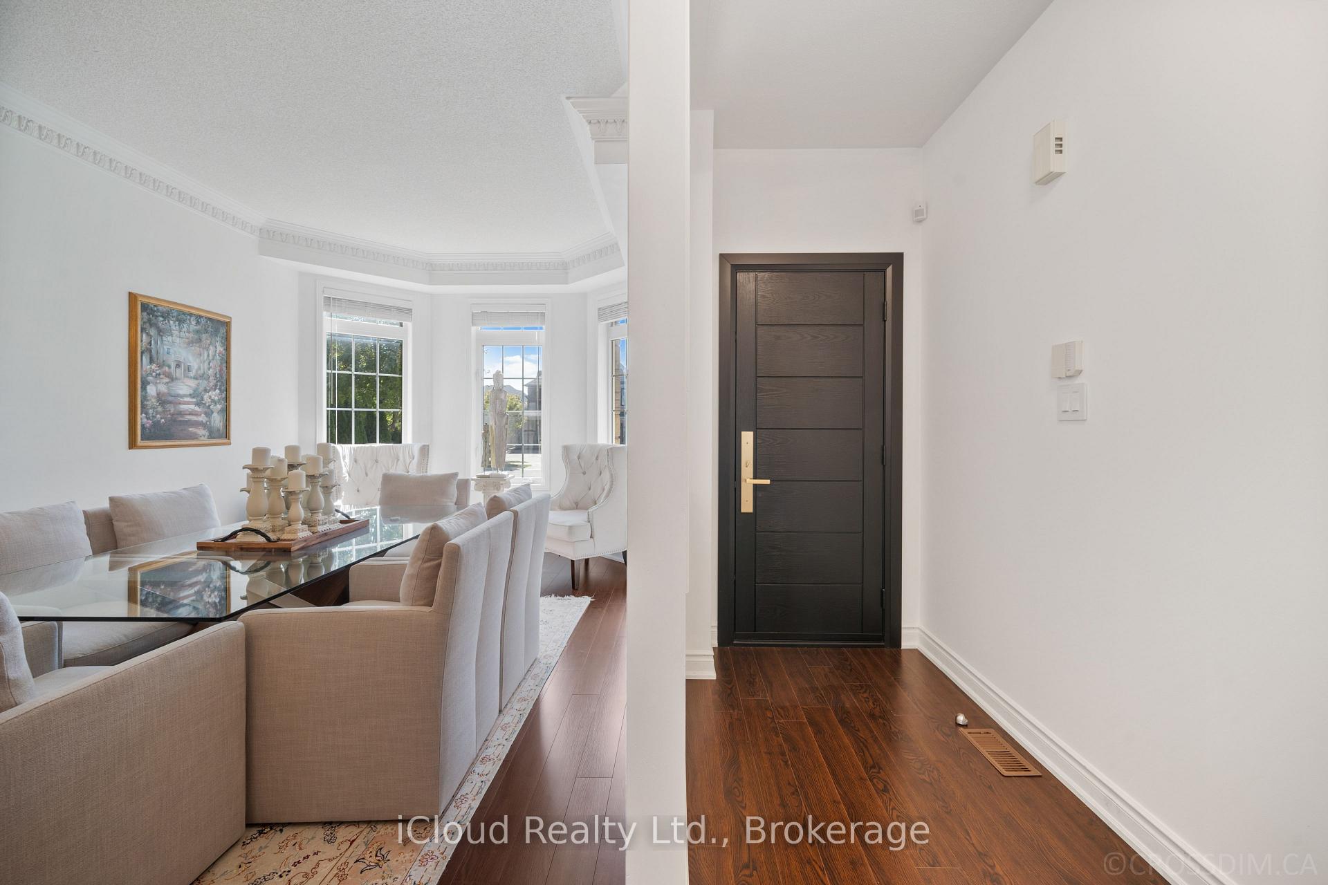 Photo 9 of 60 Tuscana Boulevard, Vaughan, Patterson — HOMEH