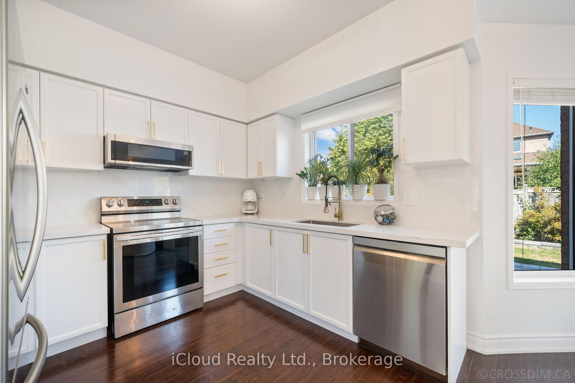 Photo 12 of 60 Tuscana Boulevard, Vaughan, Patterson — HOMEH