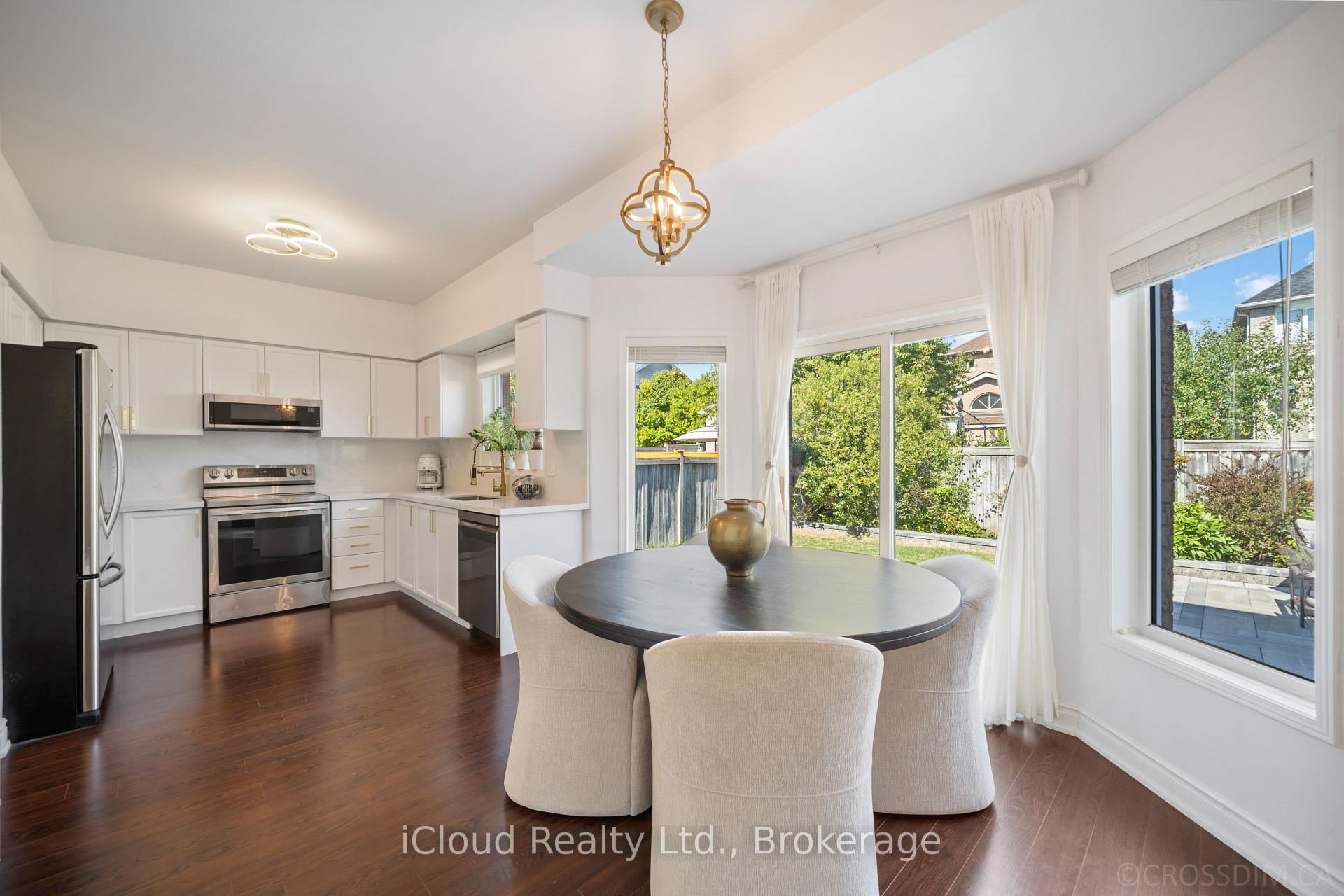 Photo 16 of 60 Tuscana Boulevard, Vaughan, Patterson — HOMEH