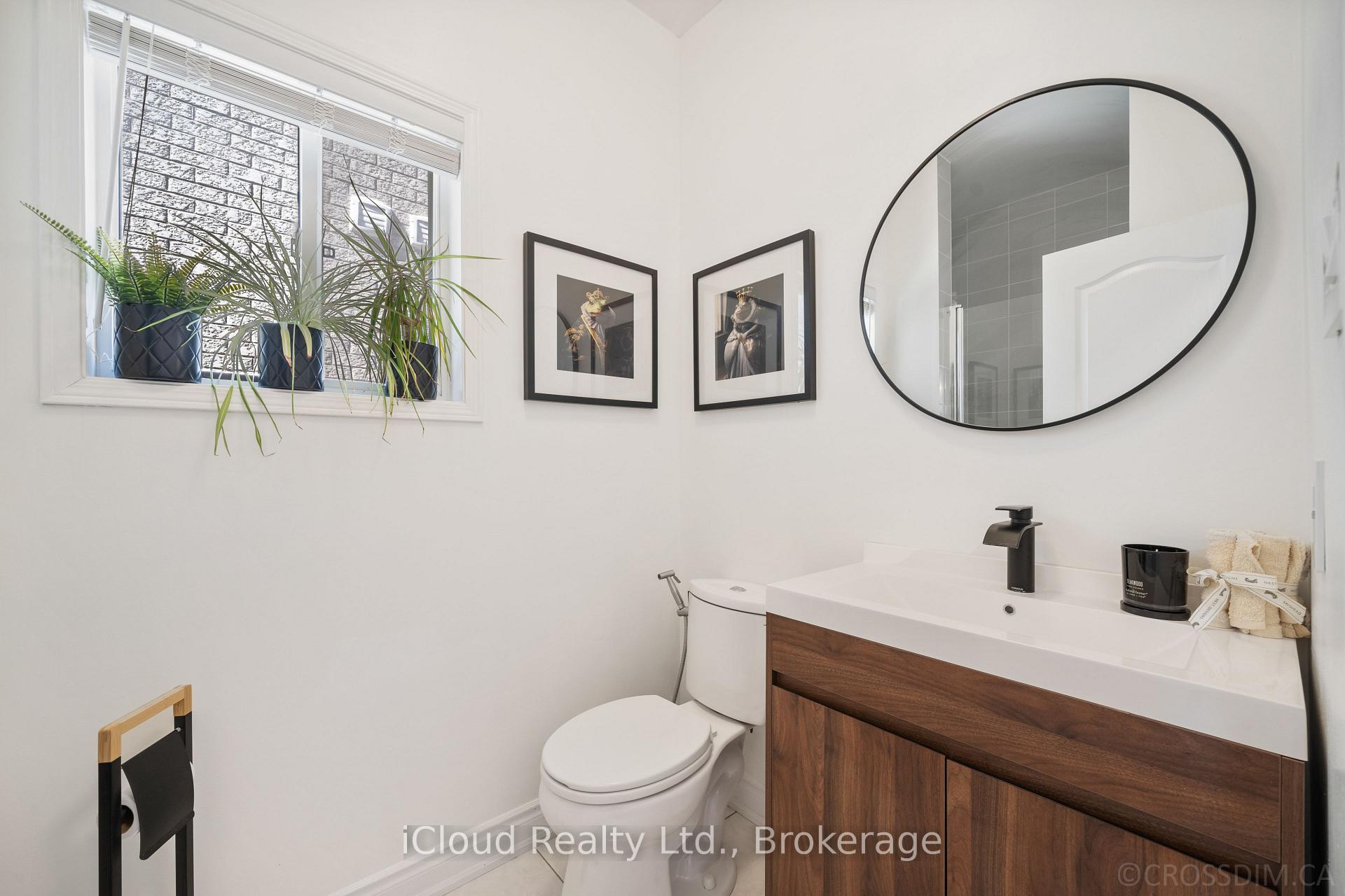 Photo 19 of 60 Tuscana Boulevard, Vaughan, Patterson — HOMEH