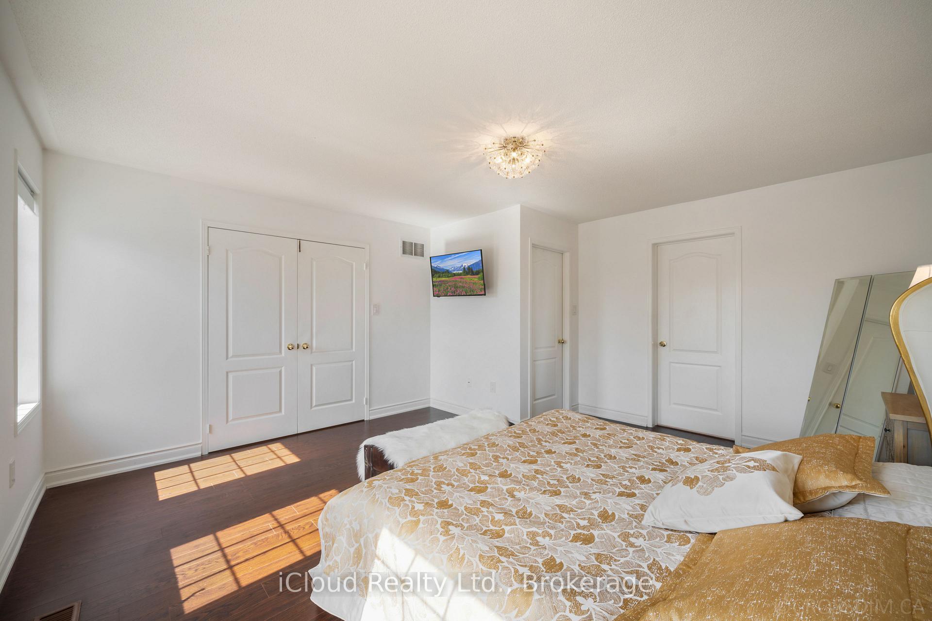 Photo 24 of 60 Tuscana Boulevard, Vaughan, Patterson — HOMEH