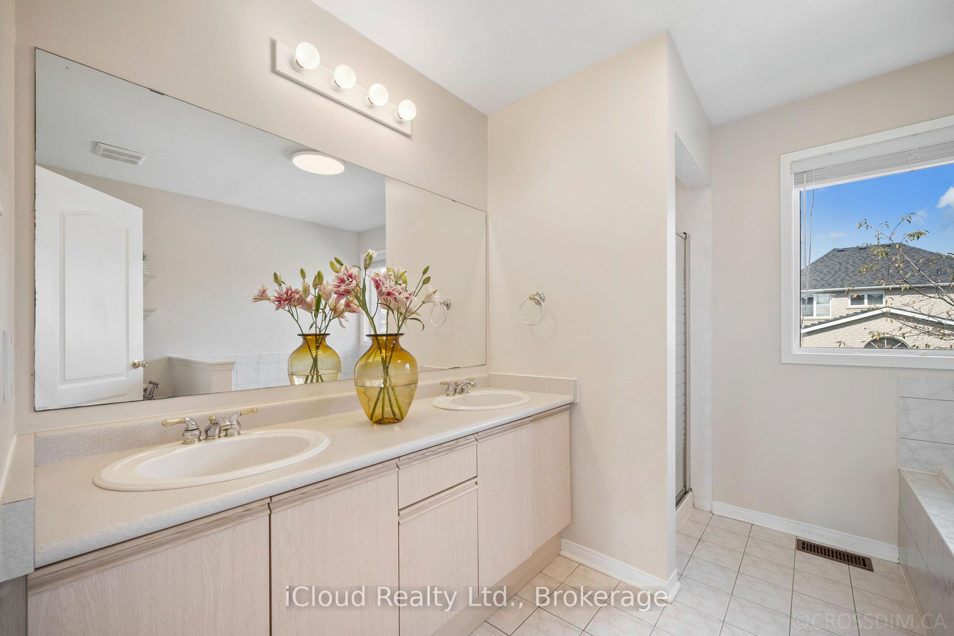 Photo 25 of 60 Tuscana Boulevard, Vaughan, Patterson — HOMEH