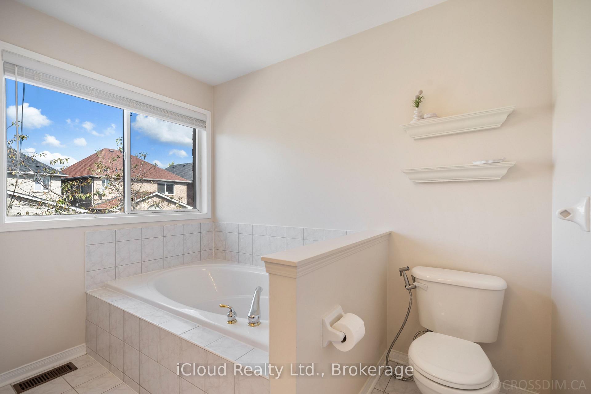 Photo 26 of 60 Tuscana Boulevard, Vaughan, Patterson — HOMEH
