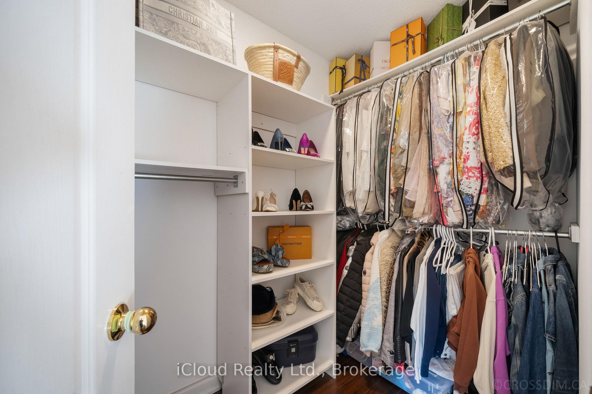 Photo 27 of 60 Tuscana Boulevard, Vaughan, Patterson — HOMEH