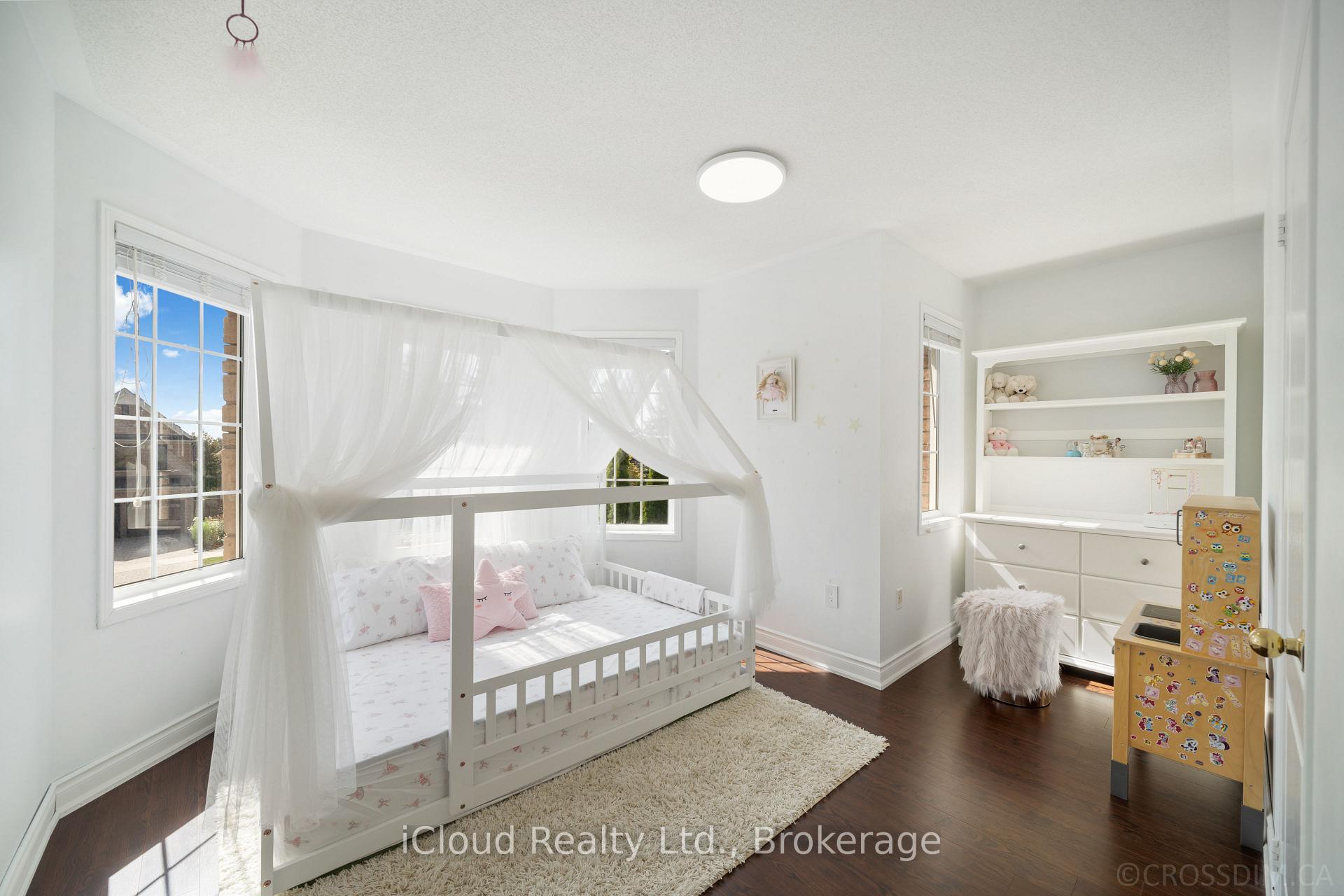 Photo 28 of 60 Tuscana Boulevard, Vaughan, Patterson — HOMEH