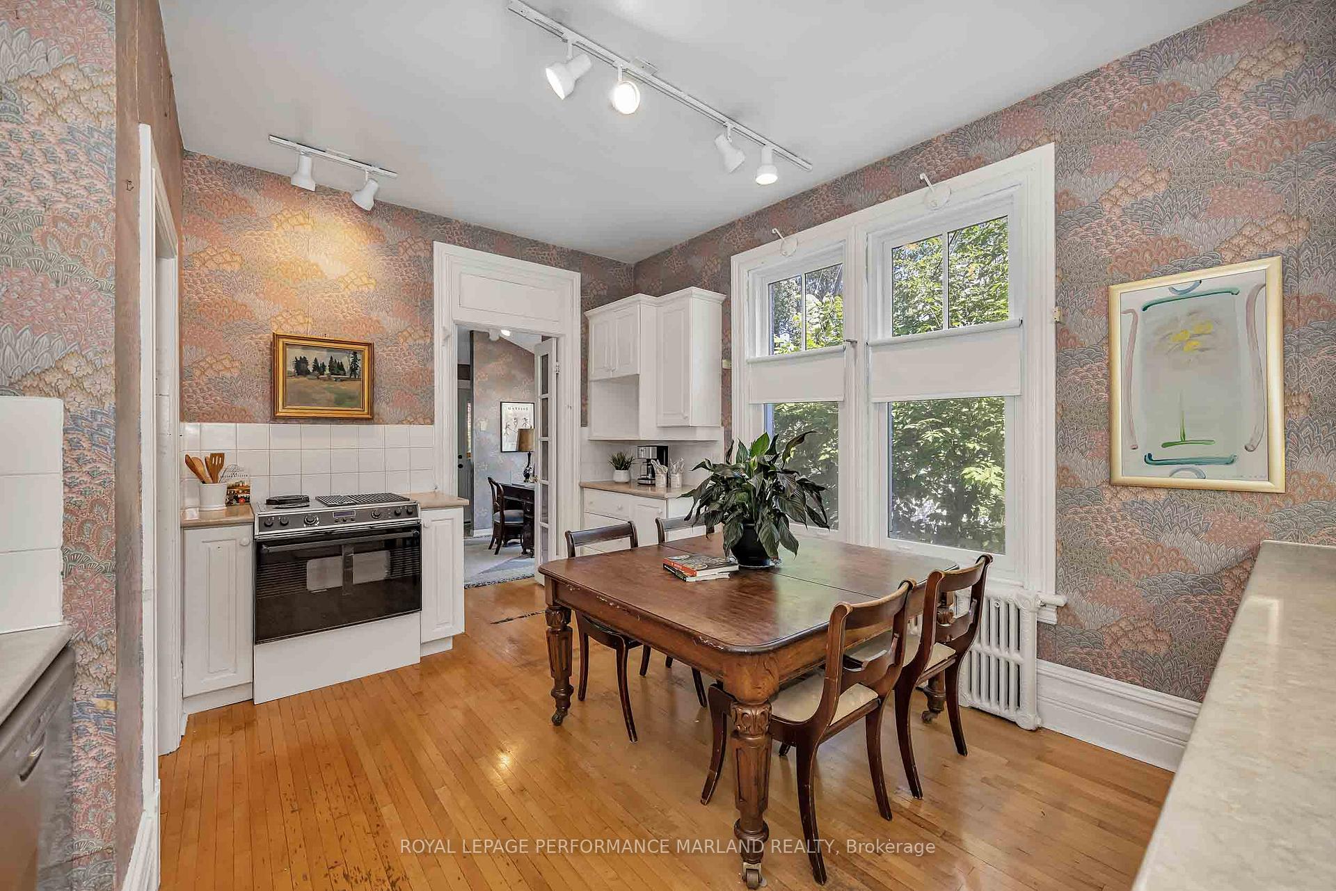 Photo 11 of 35 Wilton Crescent, Ottawa, Glebe — HOMEH
