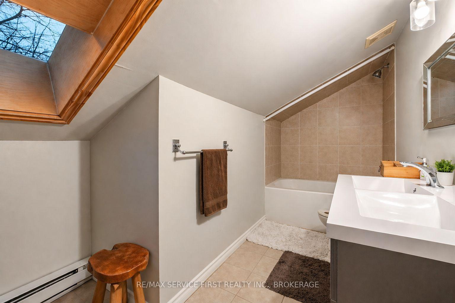 Photo 28 of 94 Sydenham Street, Kingston, Central City East — HOMEH