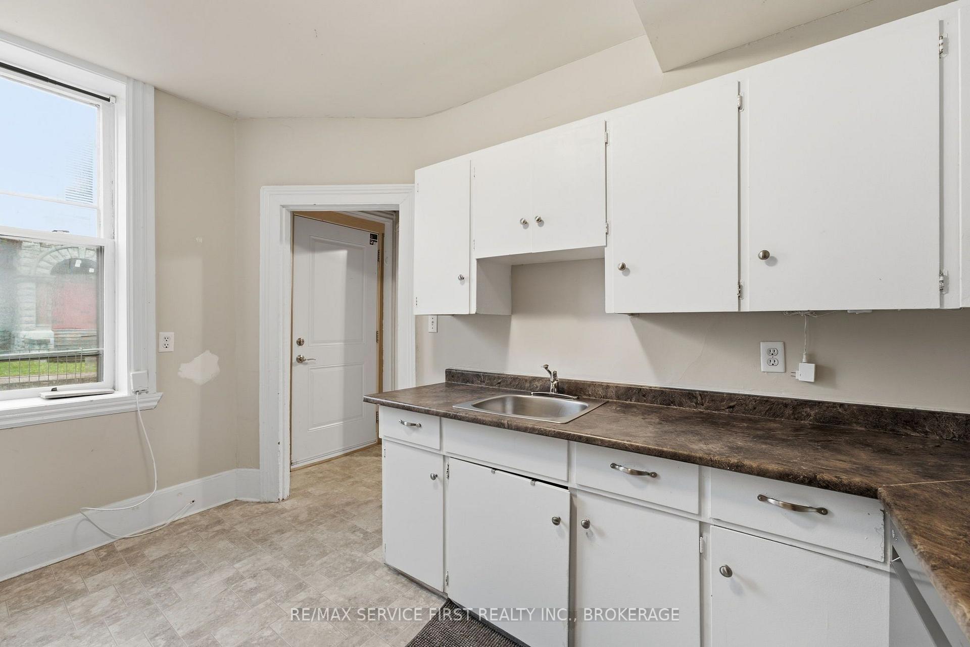 Photo 42 of 94 Sydenham Street, Kingston, Central City East — HOMEH