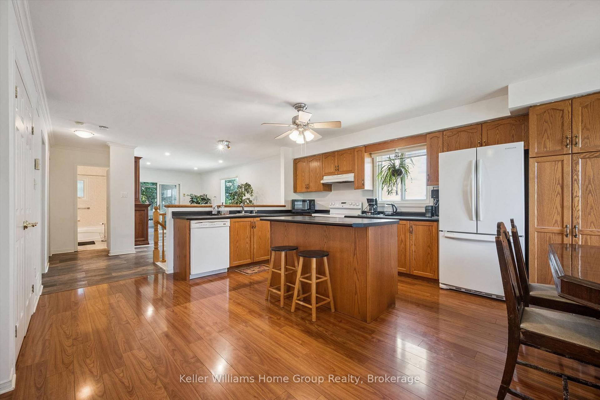 Photo 6 of 28 Peglar Crescent, Centre Wellington, Fergus — HOMEH