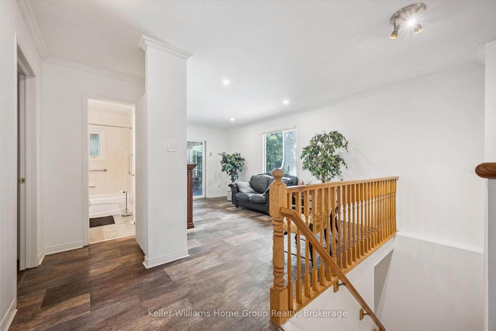 Photo 15 of 28 Peglar Crescent, Centre Wellington, Fergus — HOMEH