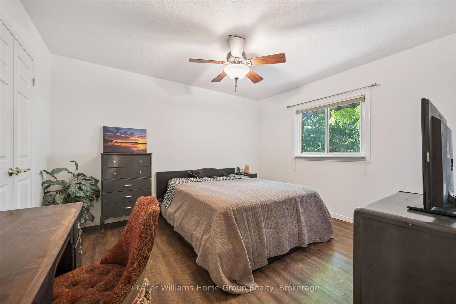 Photo 20 of 28 Peglar Crescent, Centre Wellington, Fergus — HOMEH
