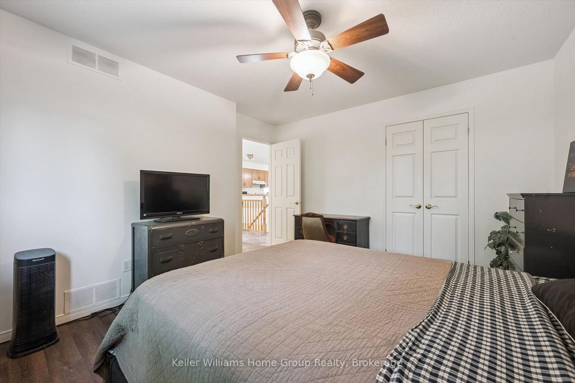 Photo 21 of 28 Peglar Crescent, Centre Wellington, Fergus — HOMEH