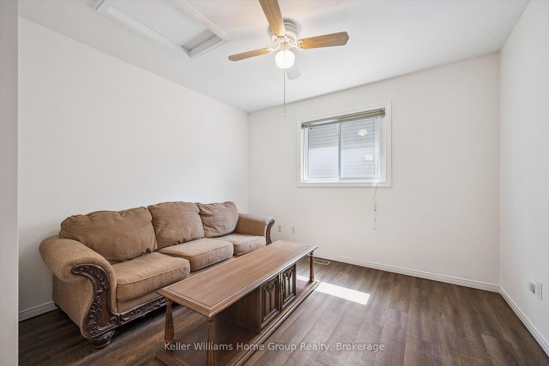 Photo 23 of 28 Peglar Crescent, Centre Wellington, Fergus — HOMEH