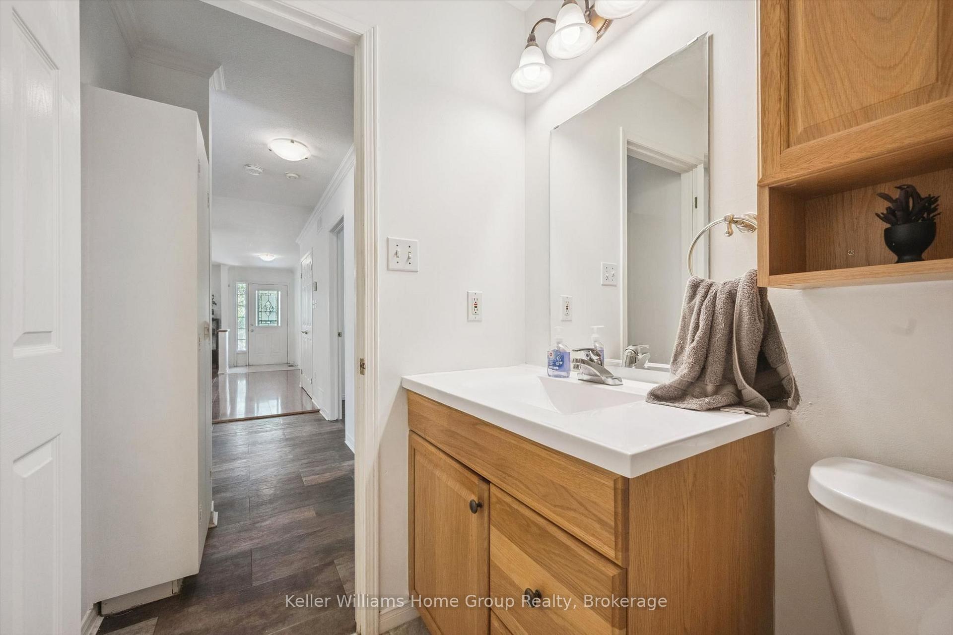 Photo 25 of 28 Peglar Crescent, Centre Wellington, Fergus — HOMEH