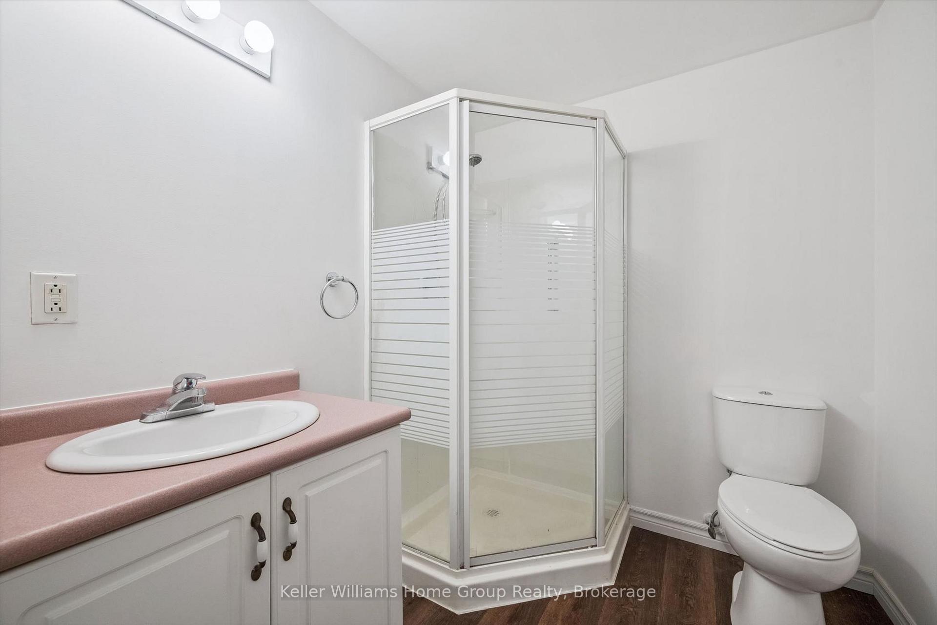 Photo 29 of 28 Peglar Crescent, Centre Wellington, Fergus — HOMEH