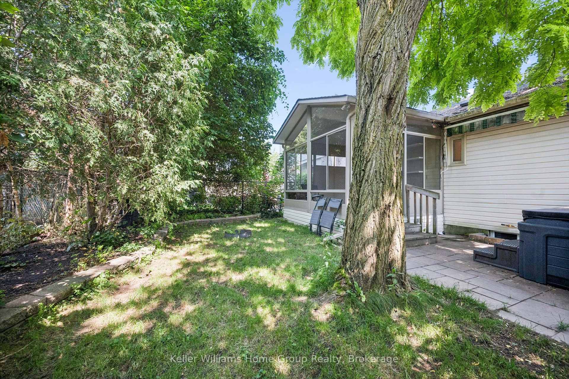 Photo 34 of 28 Peglar Crescent, Centre Wellington, Fergus — HOMEH