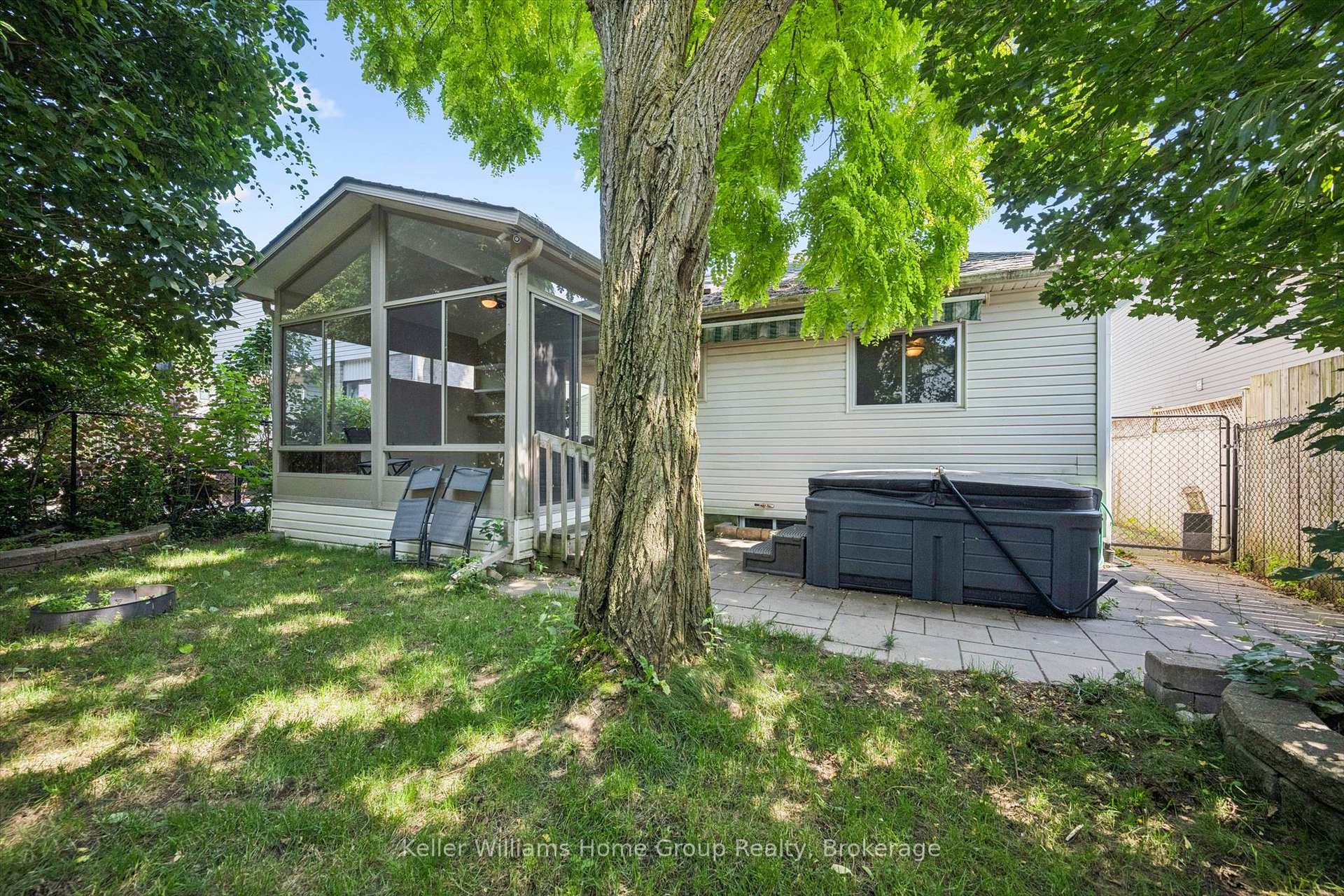 Photo 37 of 28 Peglar Crescent, Centre Wellington, Fergus — HOMEH