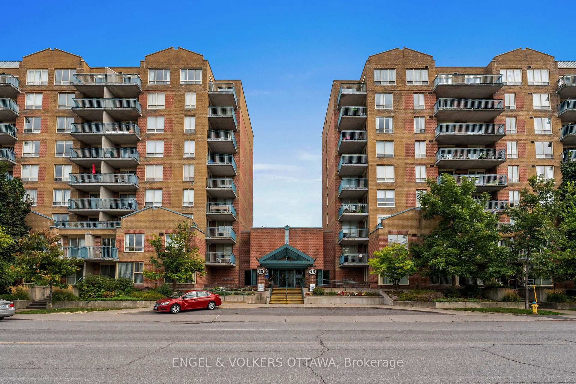 Photo of Unit 318, 45 Holland Avenue
