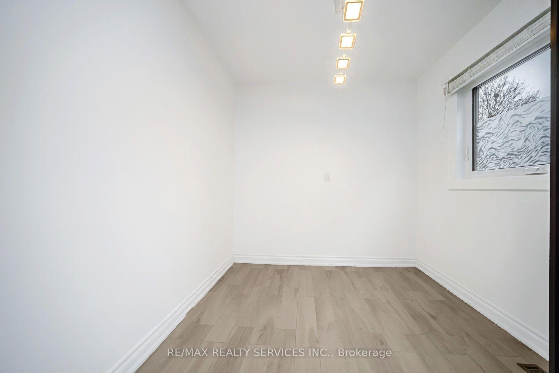 Photo 15 of 19 Wayne Nicol Drive, Brampton, Northwood Park — HOMEH