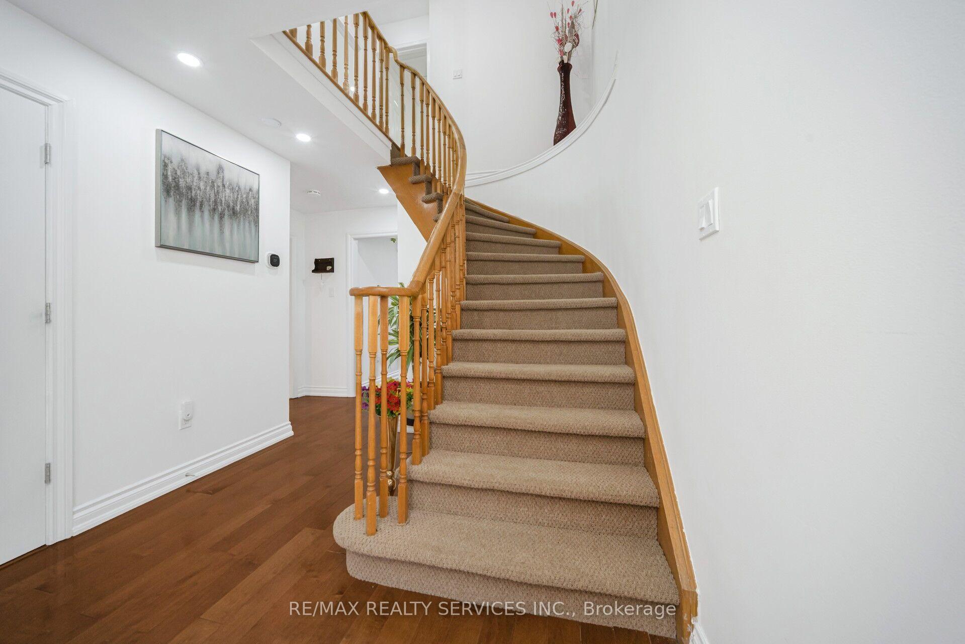 Photo 25 of 19 Wayne Nicol Drive, Brampton, Northwood Park — HOMEH