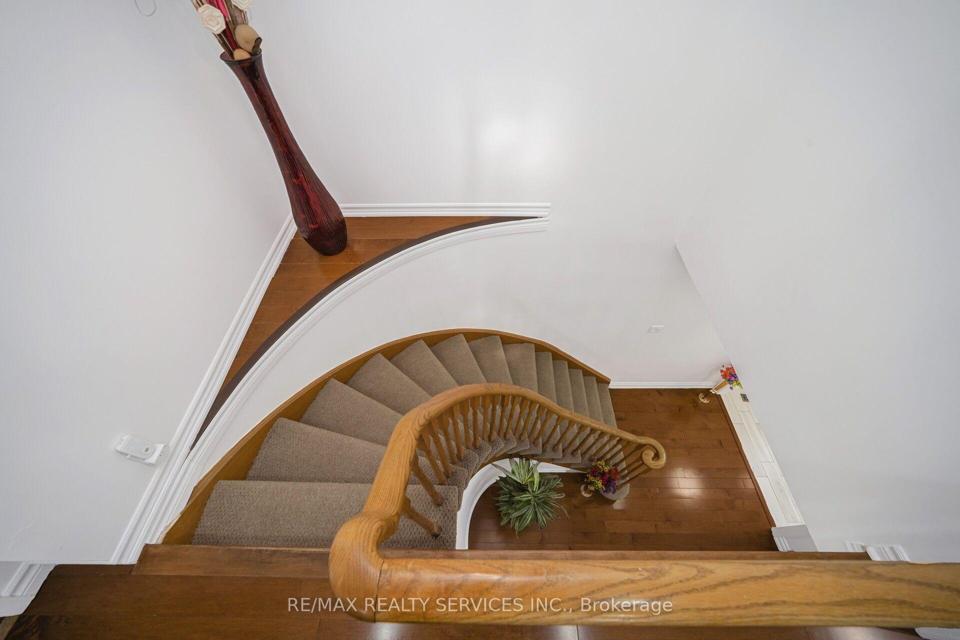 Photo 26 of 19 Wayne Nicol Drive, Brampton, Northwood Park — HOMEH