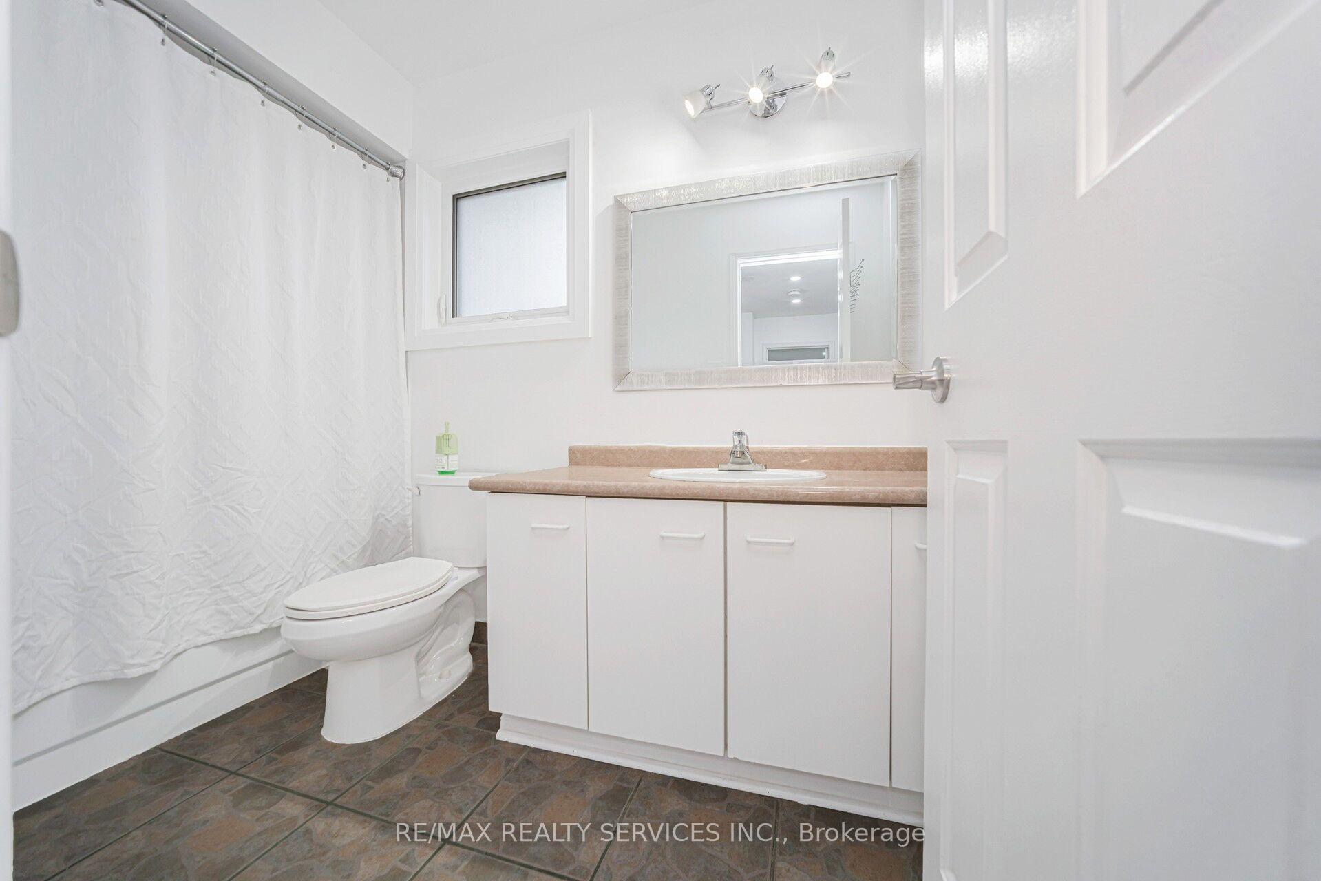 Photo 31 of 19 Wayne Nicol Drive, Brampton, Northwood Park — HOMEH
