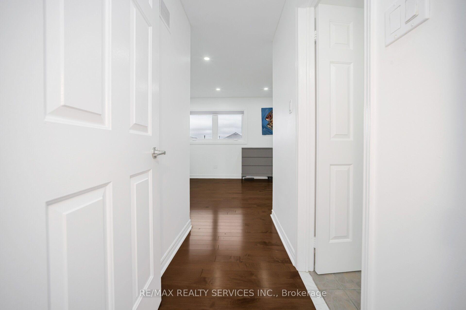 Photo 32 of 19 Wayne Nicol Drive, Brampton, Northwood Park — HOMEH