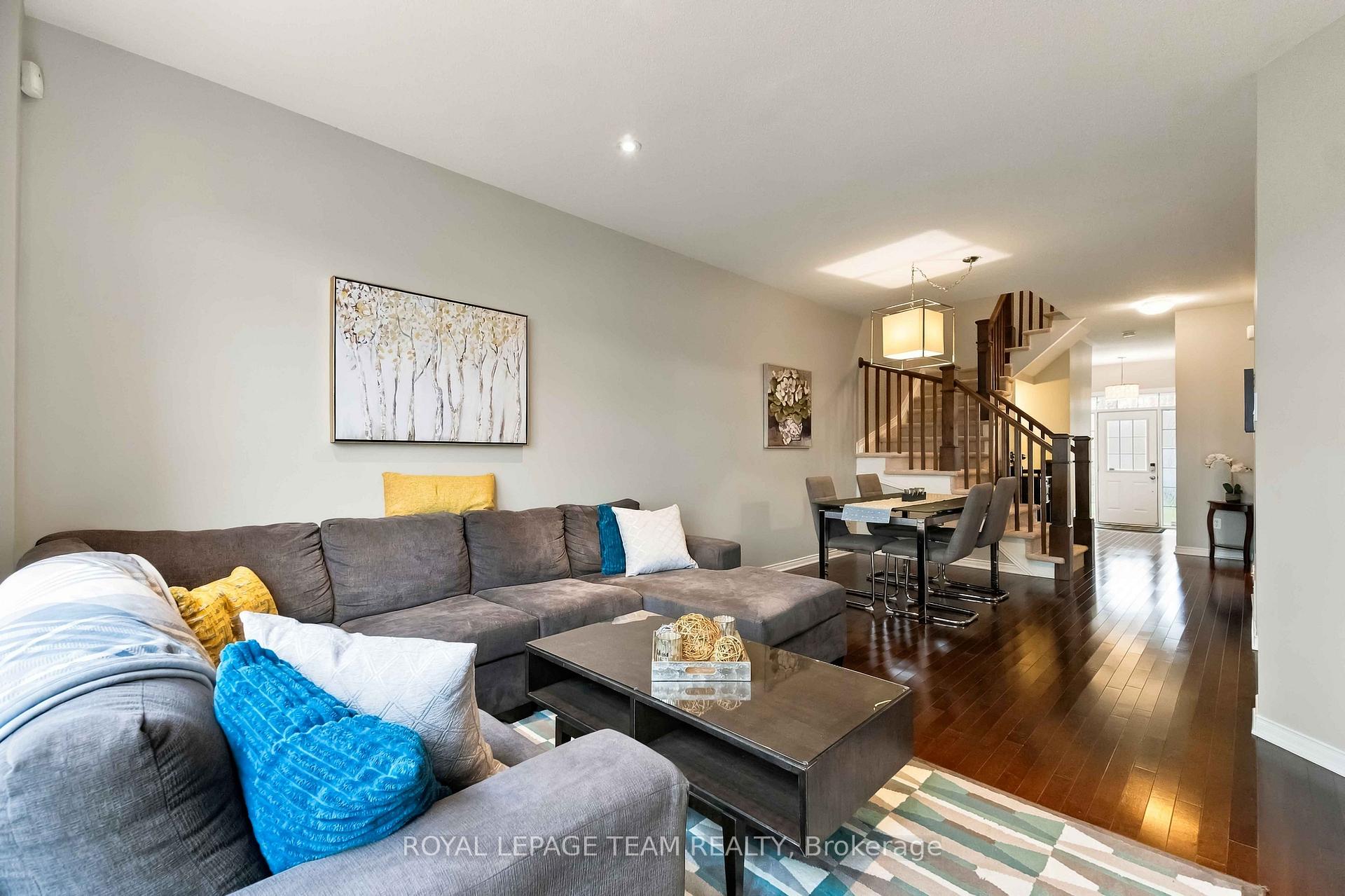 Photo 8 of 622 Pepperville Crescent, Ottawa, Kanata - Emerald Meadows/Trailwest — HOMEH