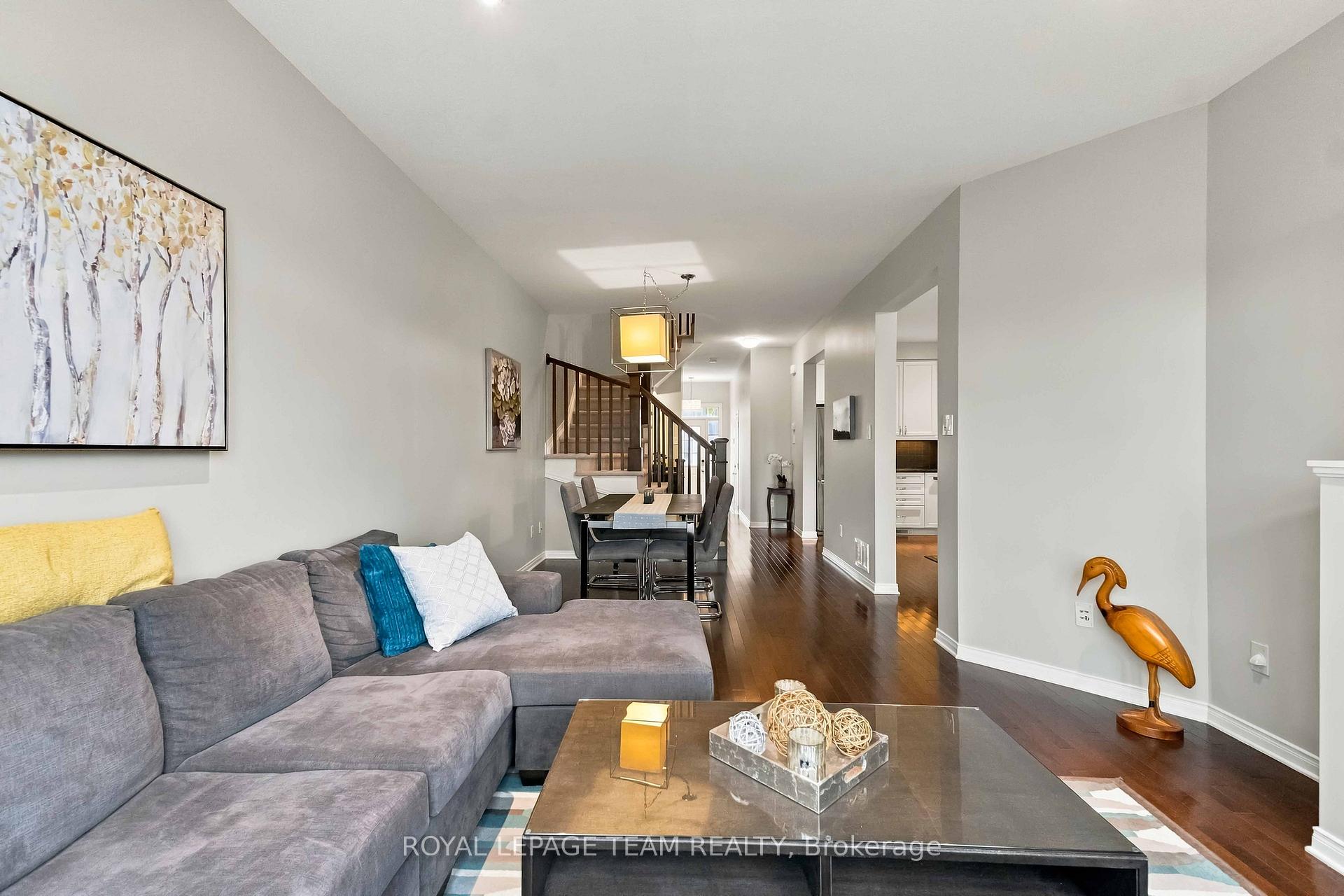 Photo 9 of 622 Pepperville Crescent, Ottawa, Kanata - Emerald Meadows/Trailwest — HOMEH