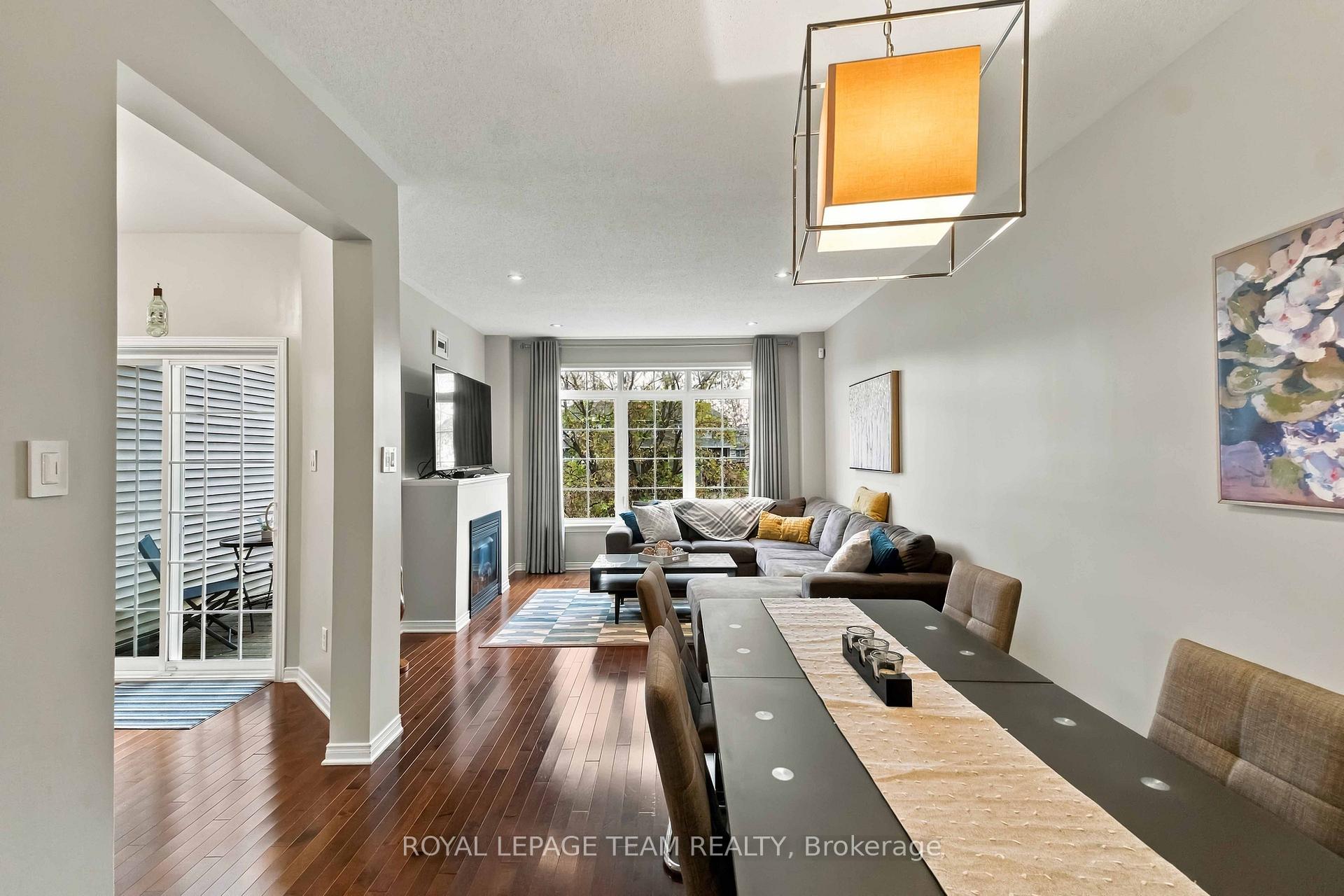 Photo 12 of 622 Pepperville Crescent, Ottawa, Kanata - Emerald Meadows/Trailwest — HOMEH