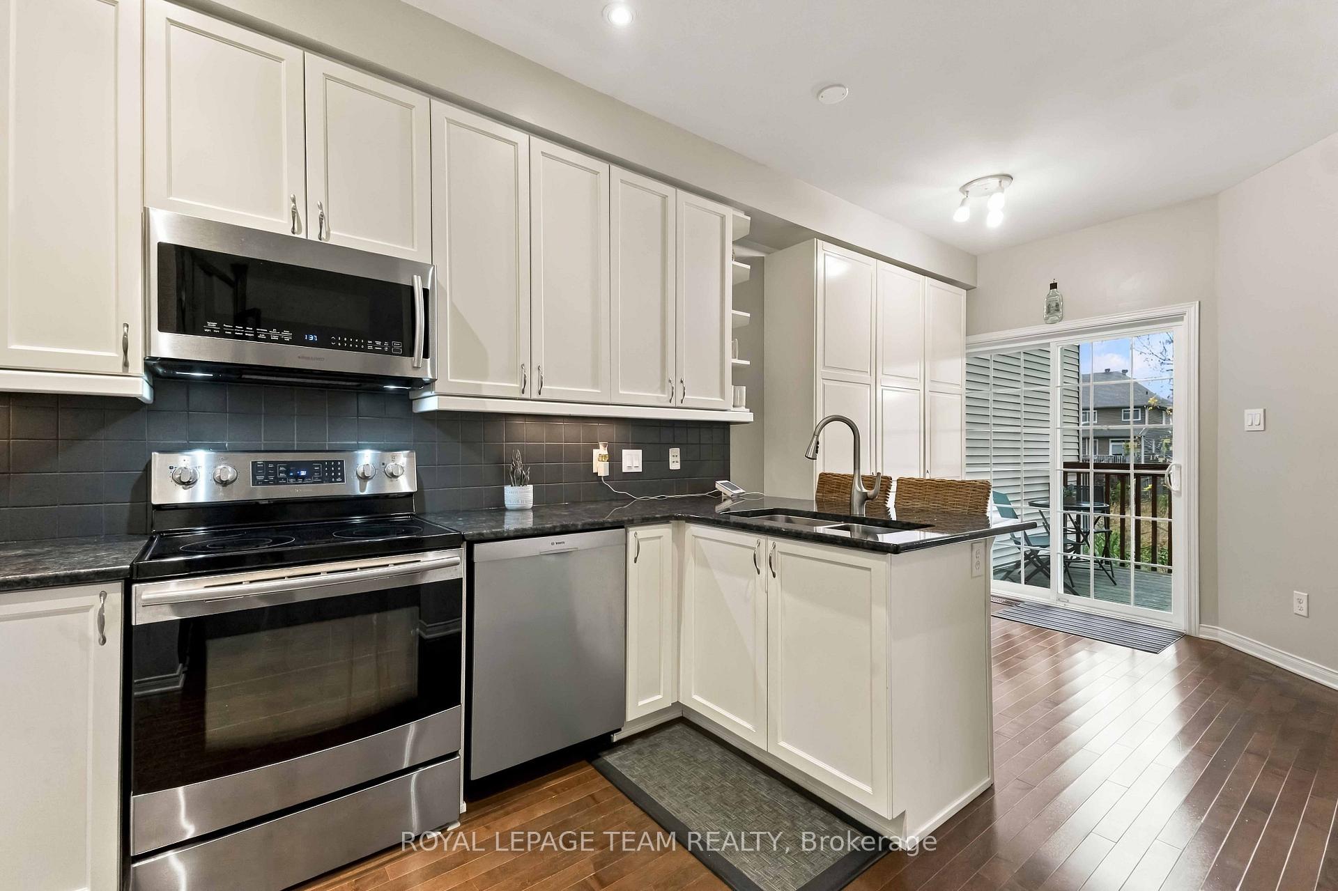 Photo 15 of 622 Pepperville Crescent, Ottawa, Kanata - Emerald Meadows/Trailwest — HOMEH